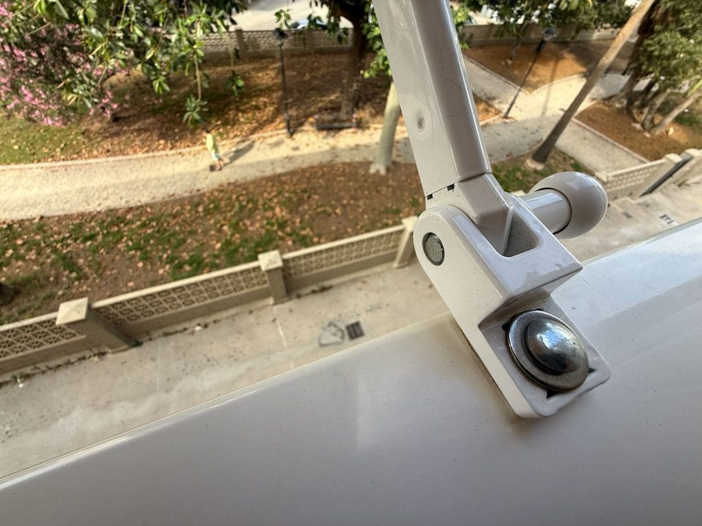 Nuevo toldo instalado en la Terraza